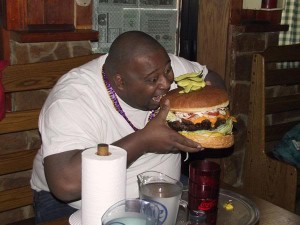 fat-man-eating-giant-bruger