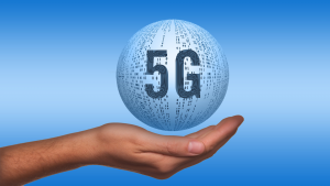 5g-with-hand