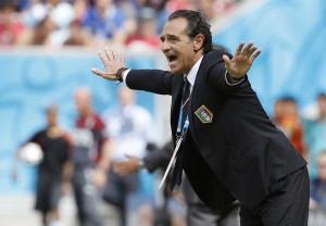 Italy's coach Cesare Prandelli shouts during the 2014 World Cup Group D soccer match between Italy and Costa Rica at the Pernambuco arena